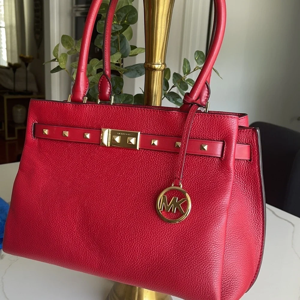 Micheal kors MD satchel